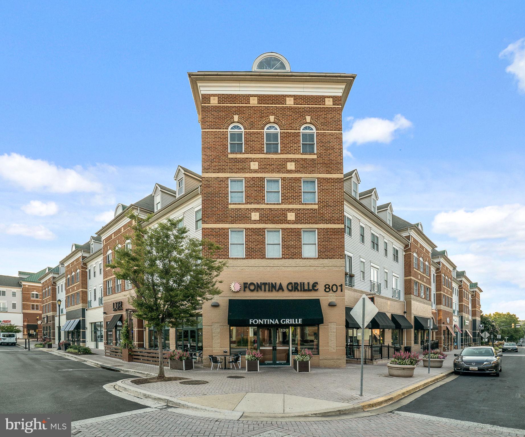 305 Garden View Sq