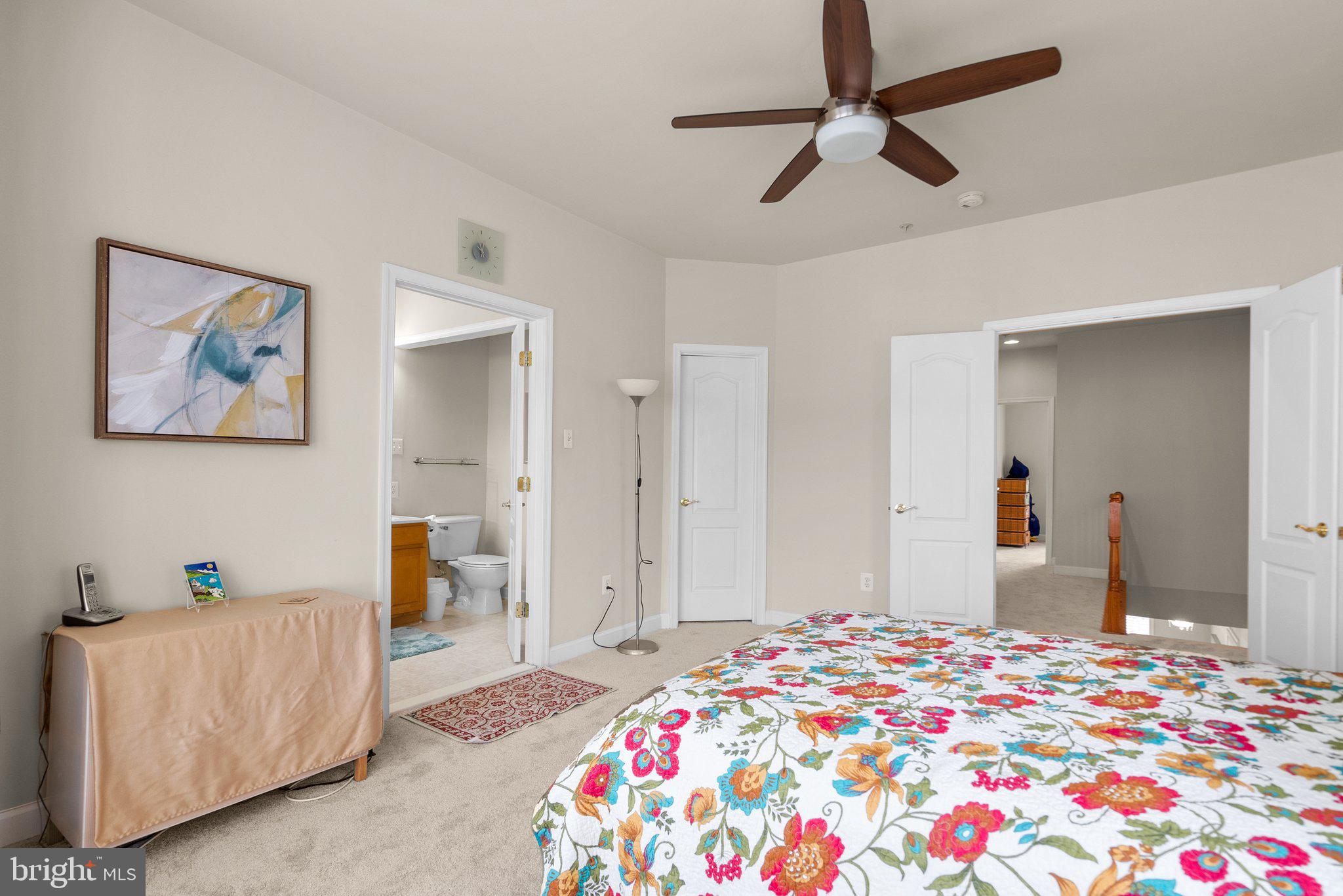 305 Garden View Sq