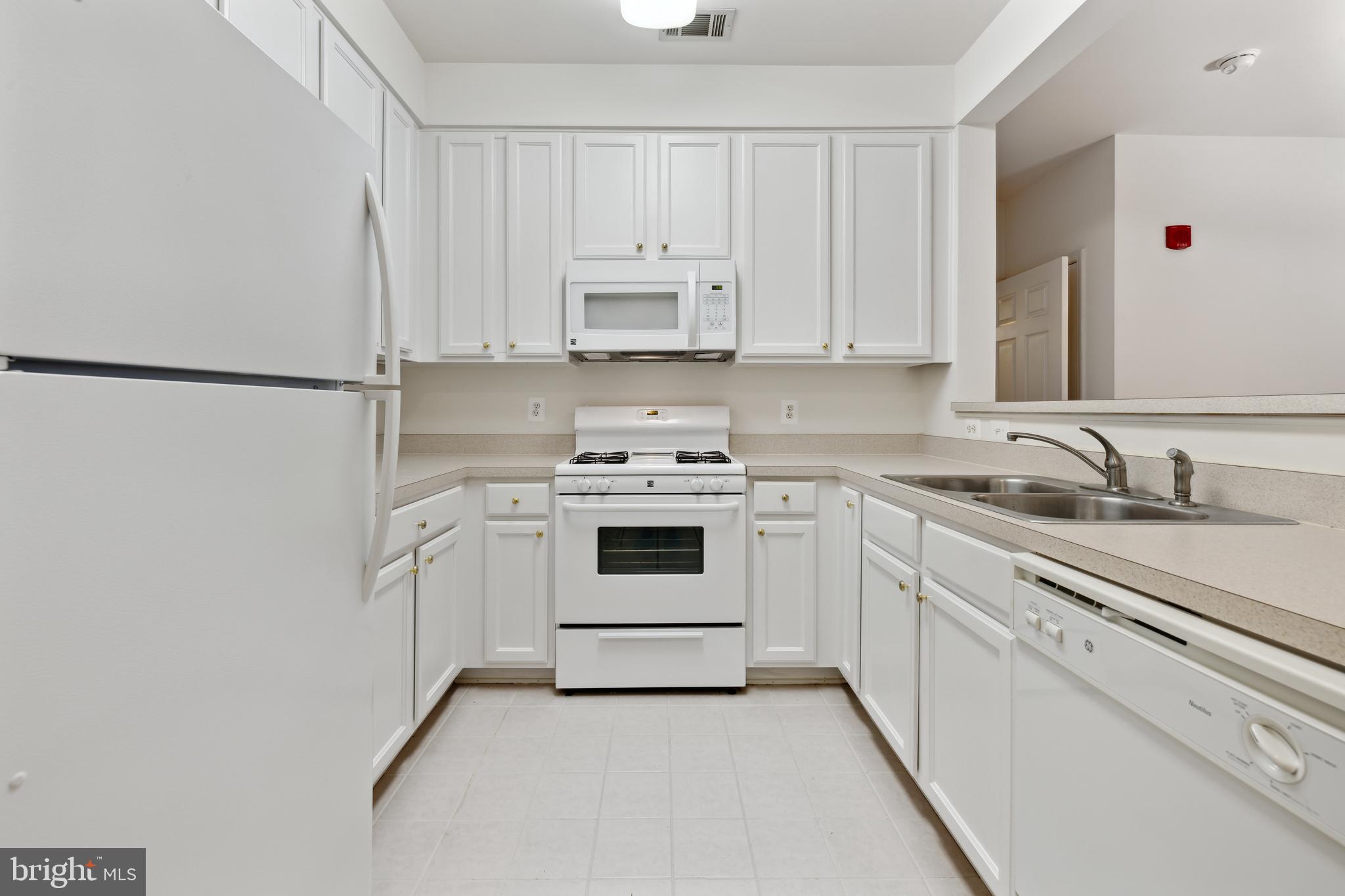 310 High Gables Dr #407