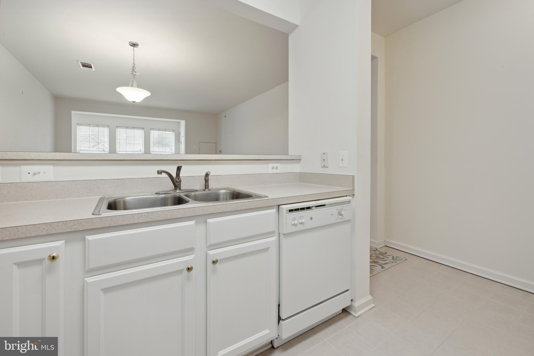 310 High Gables Dr #407