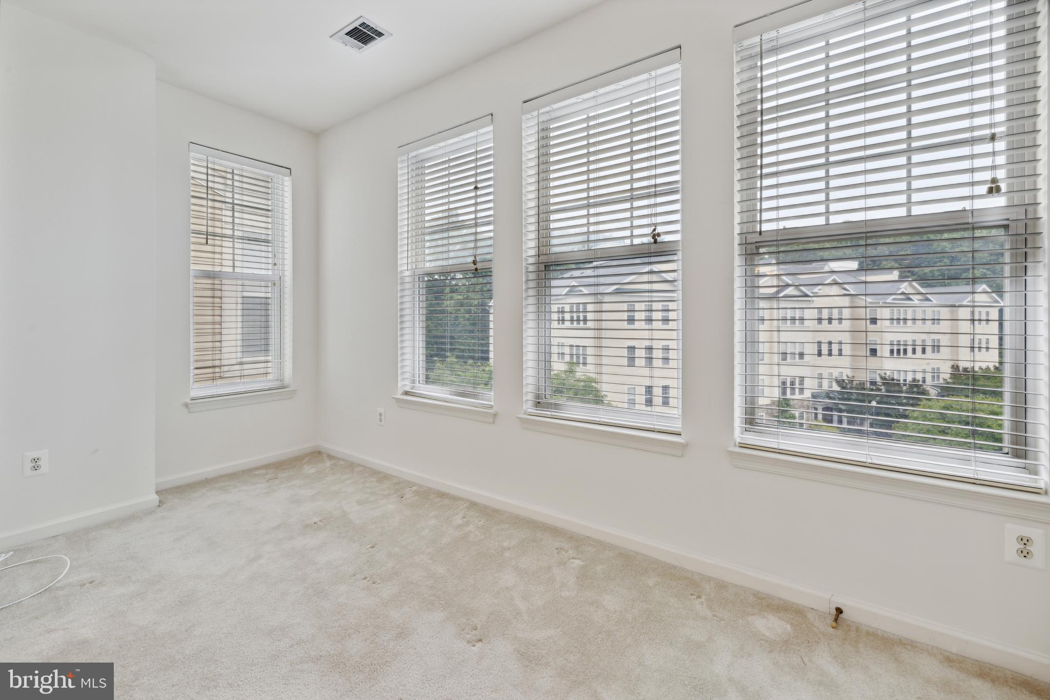 310 High Gables Dr #407