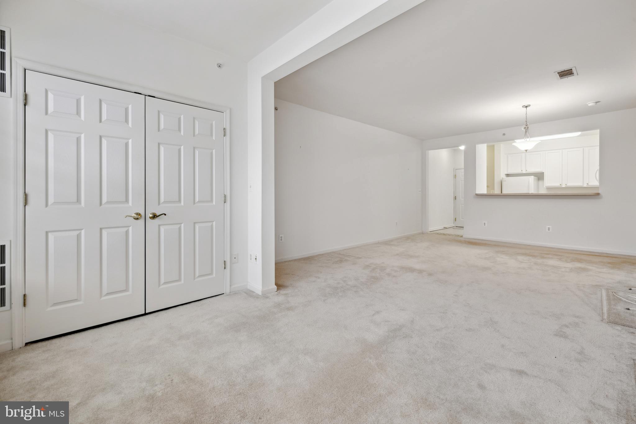 310 High Gables Dr #407