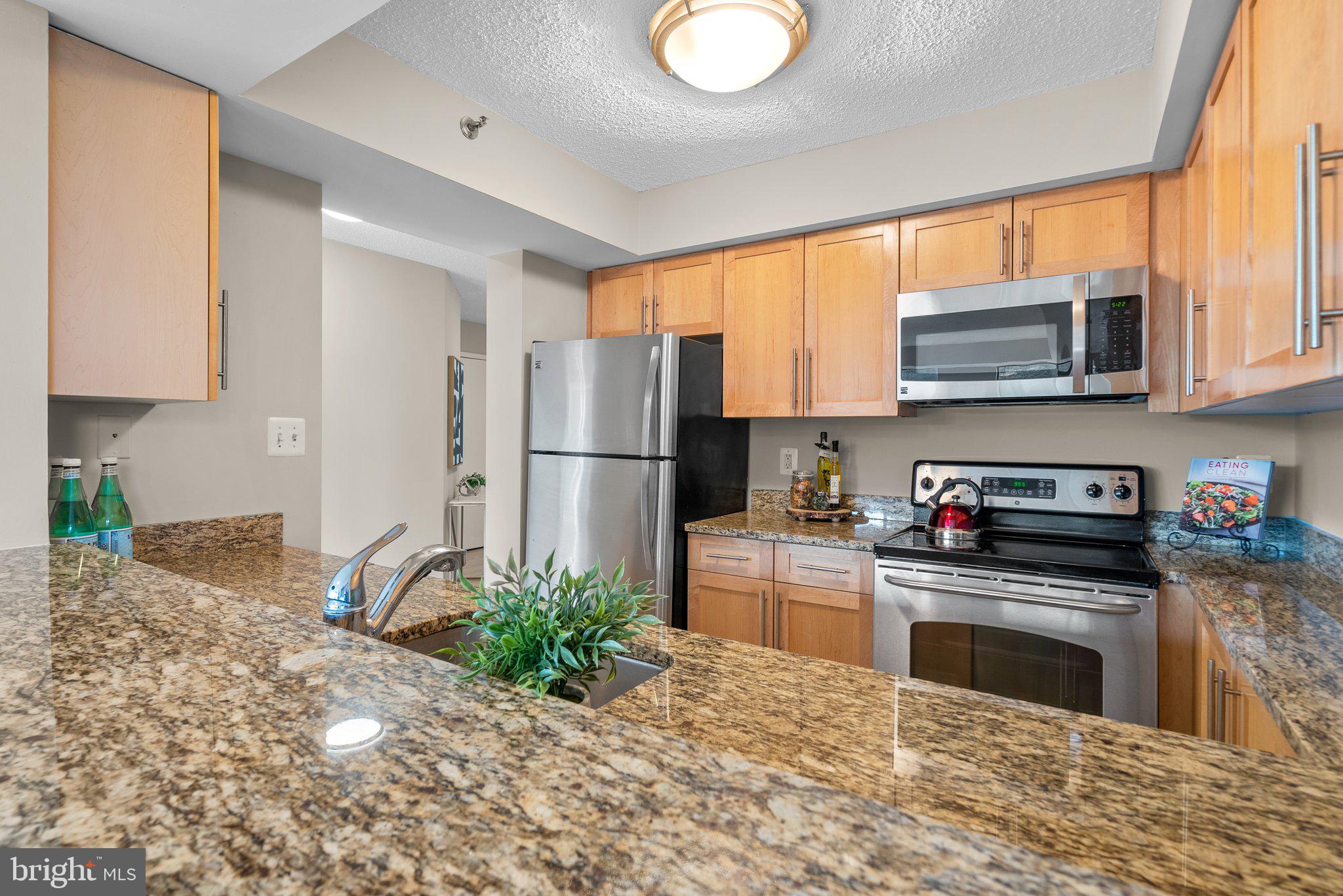 10101 Grosvenor Pl #805