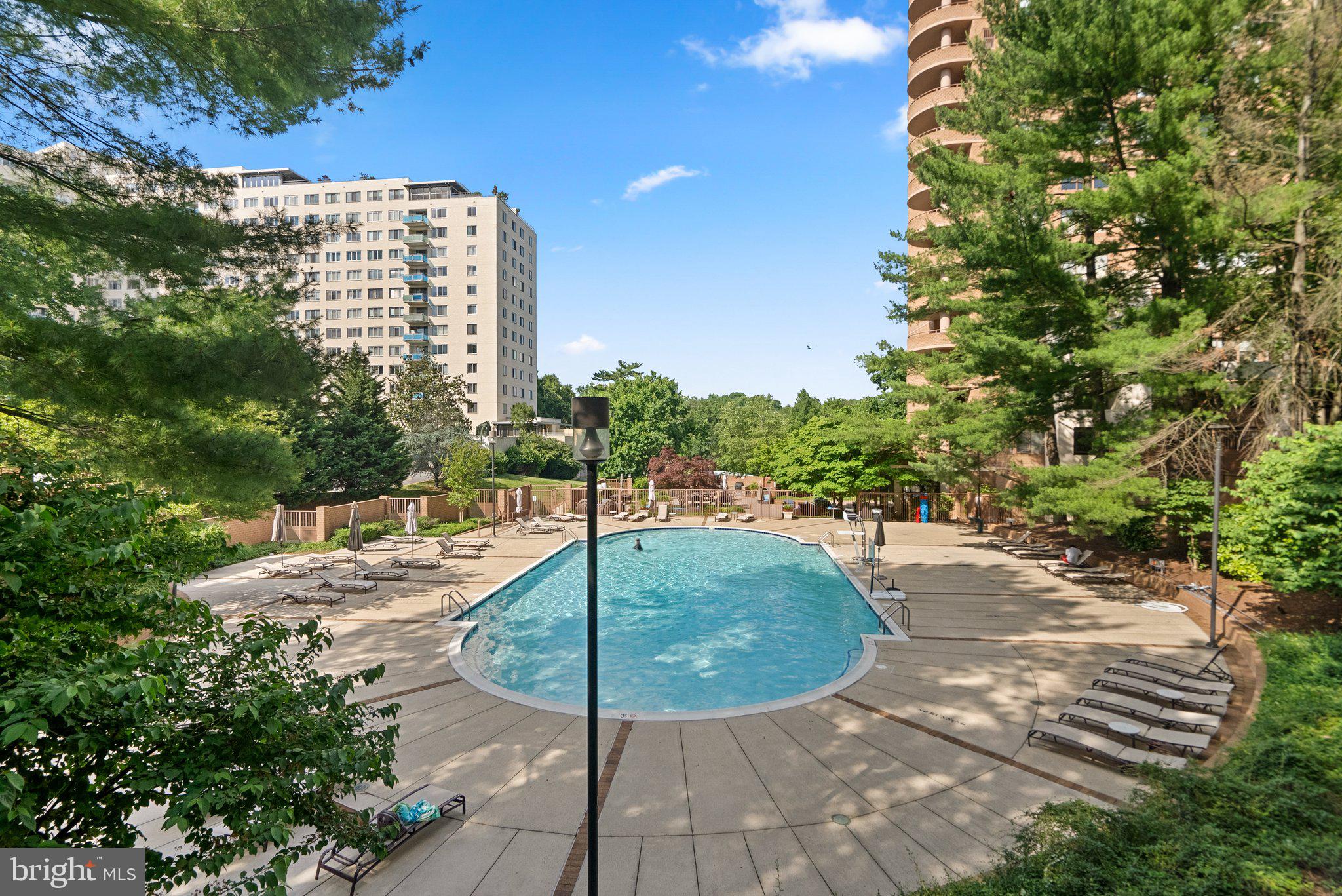 10101 Grosvenor Pl #805