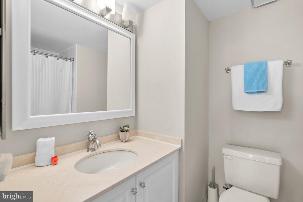 10101 Grosvenor Pl #805