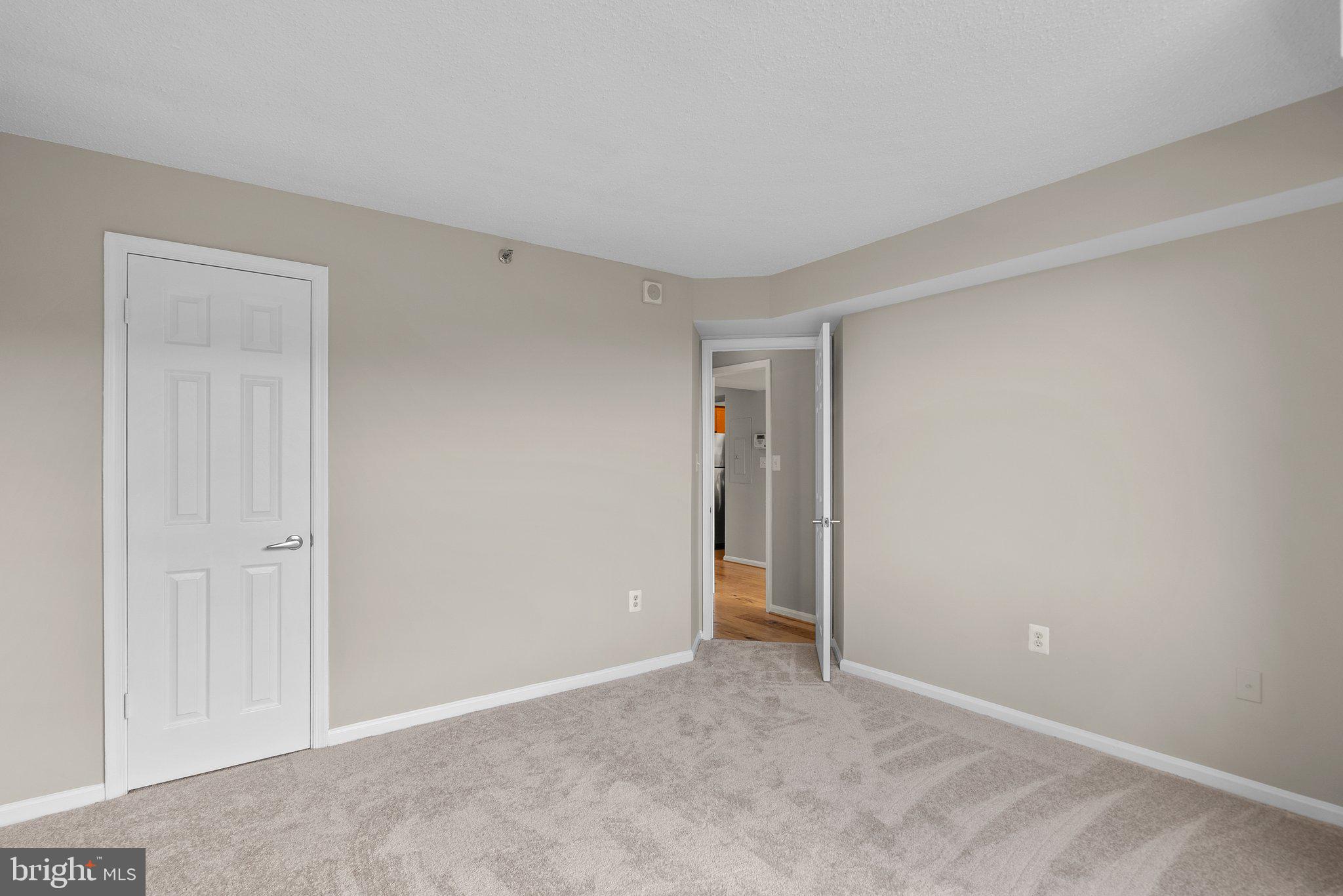 10101 Grosvenor Pl #805