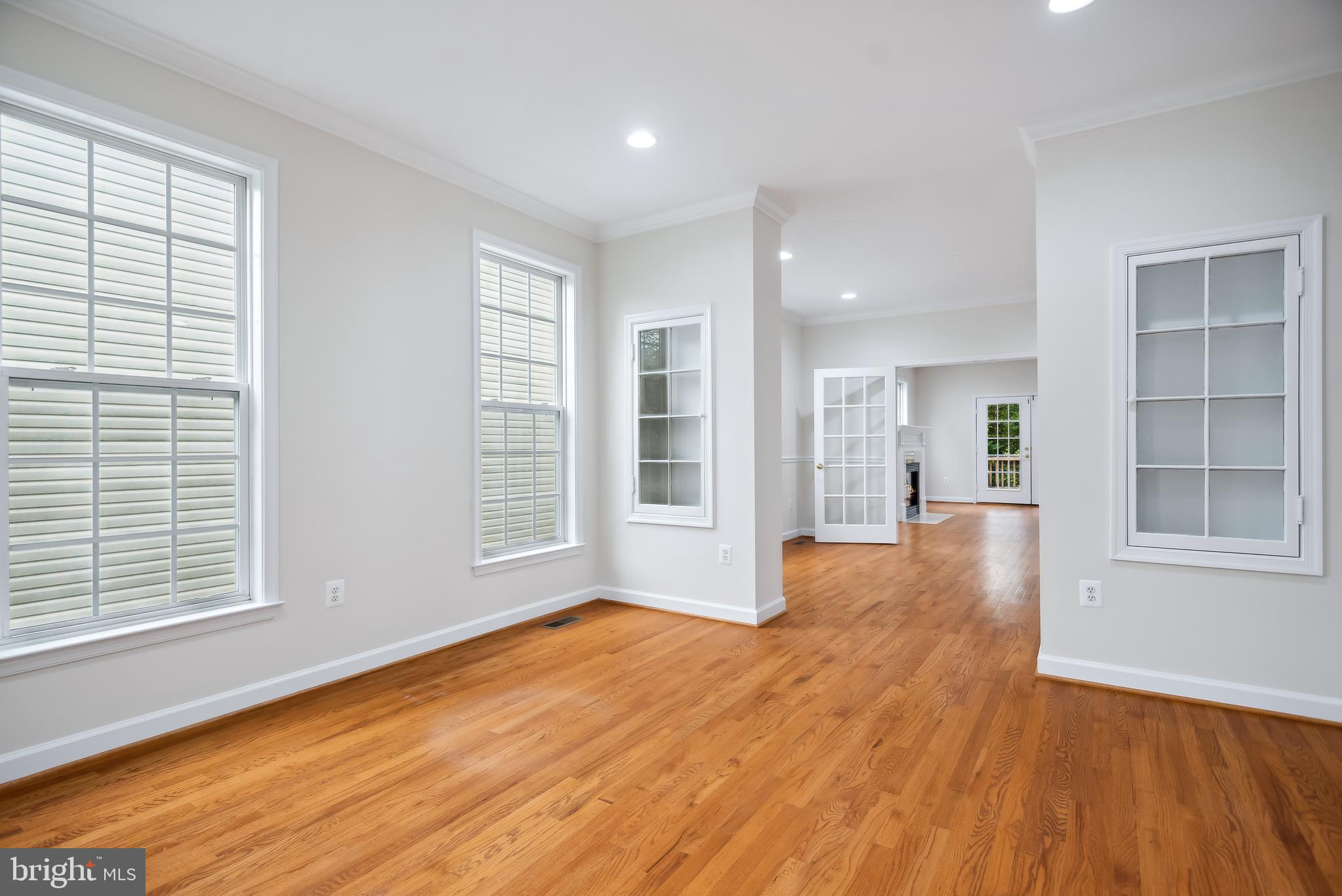 3303 Decatur Ave