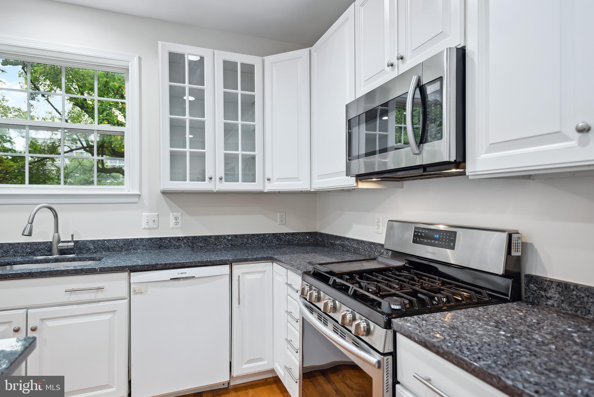 3303 Decatur Ave