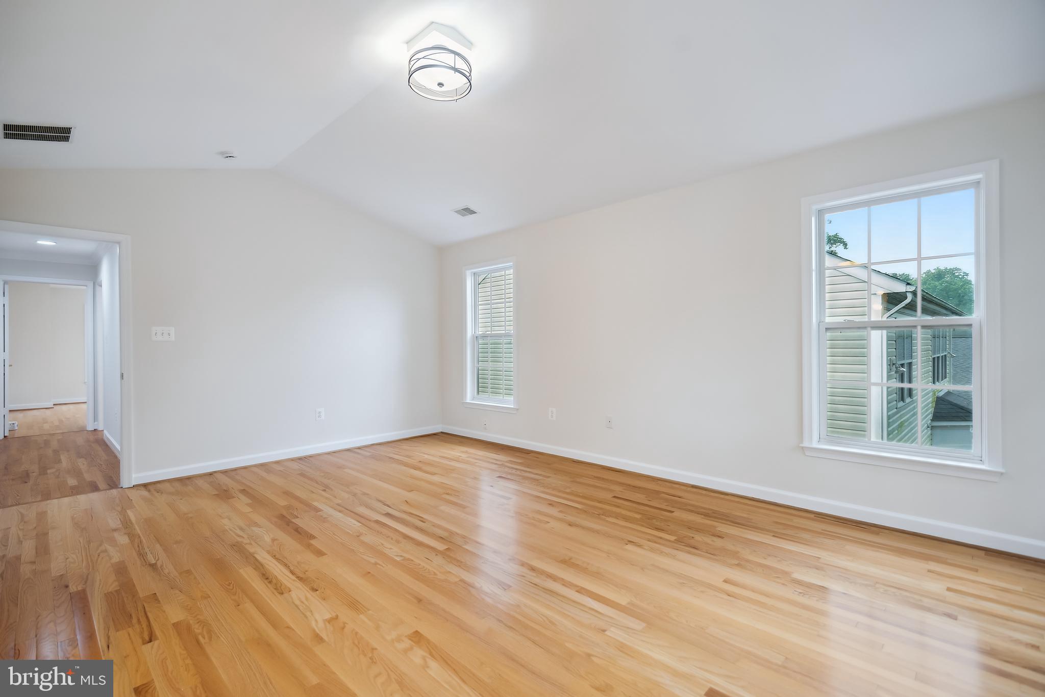 3303 Decatur Ave