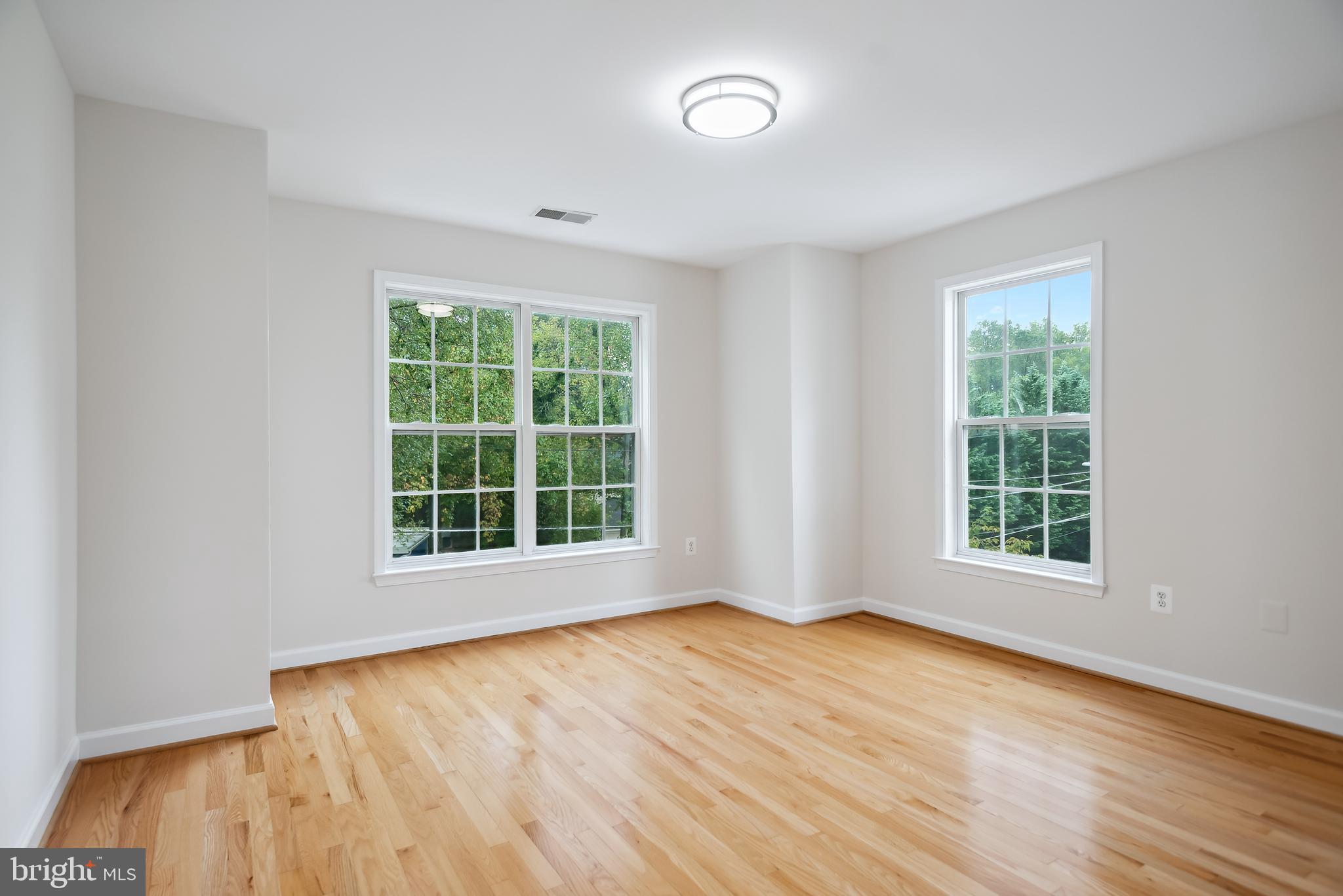 3303 Decatur Ave