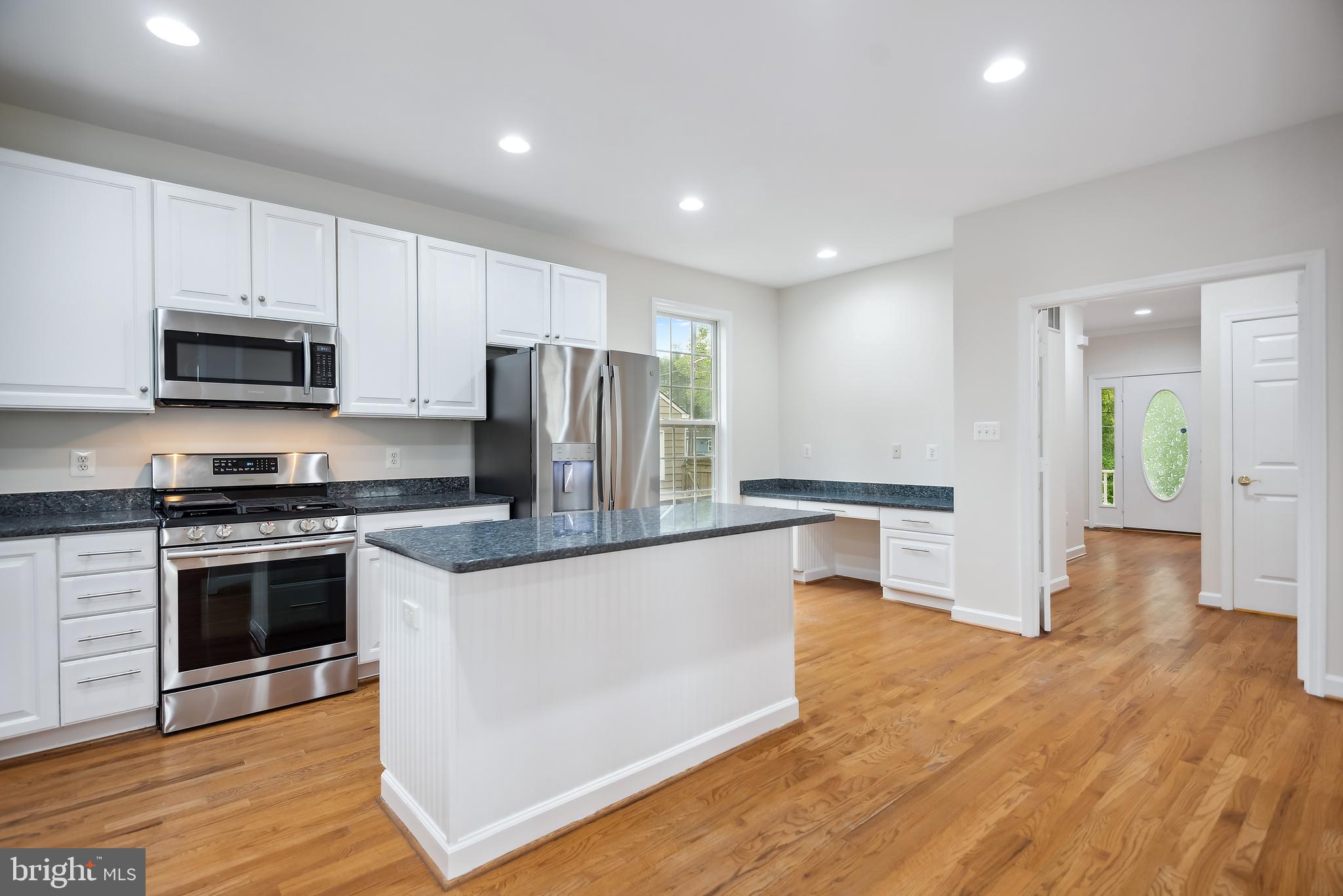 3303 Decatur Ave