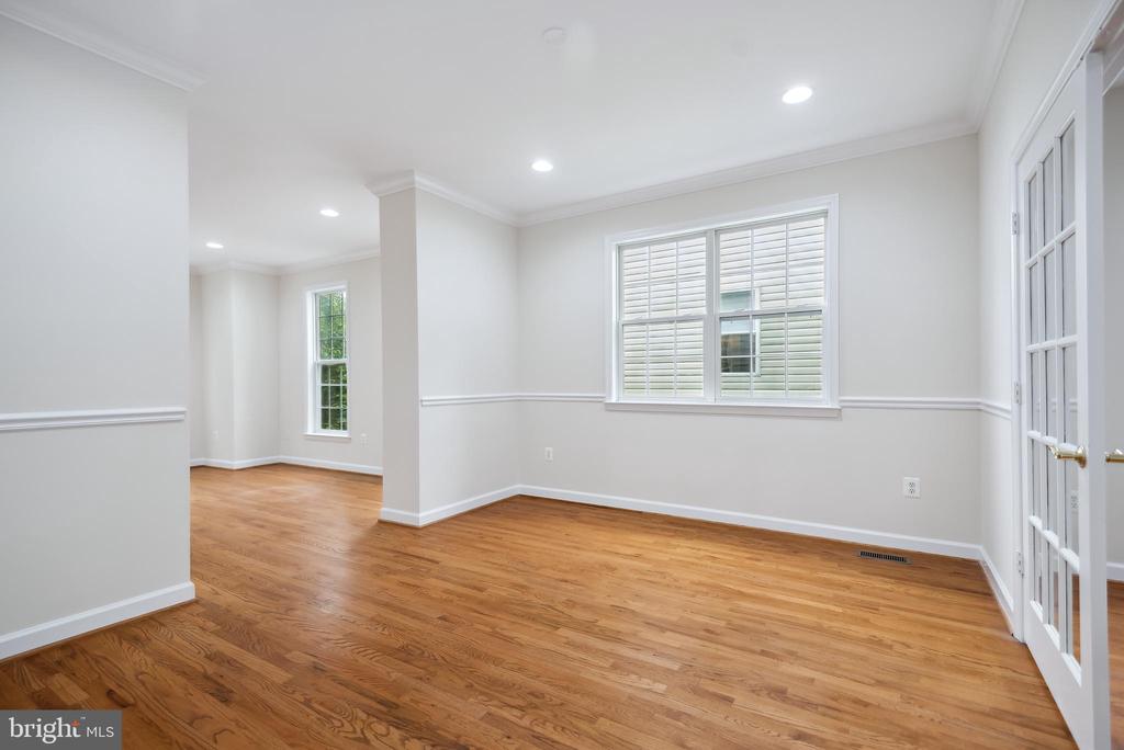 3303 Decatur Ave