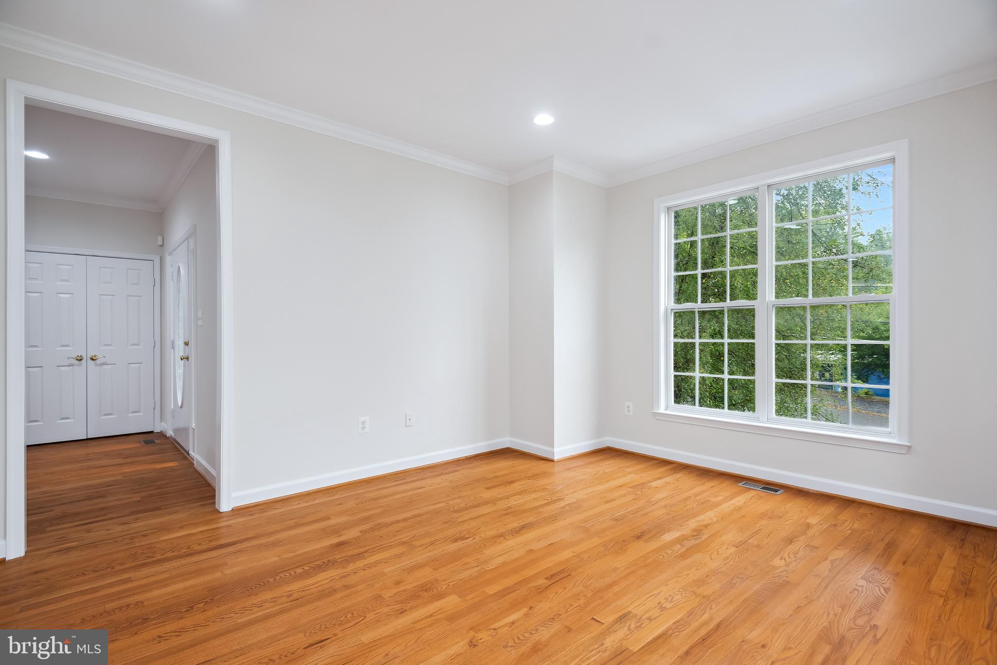 3303 Decatur Ave