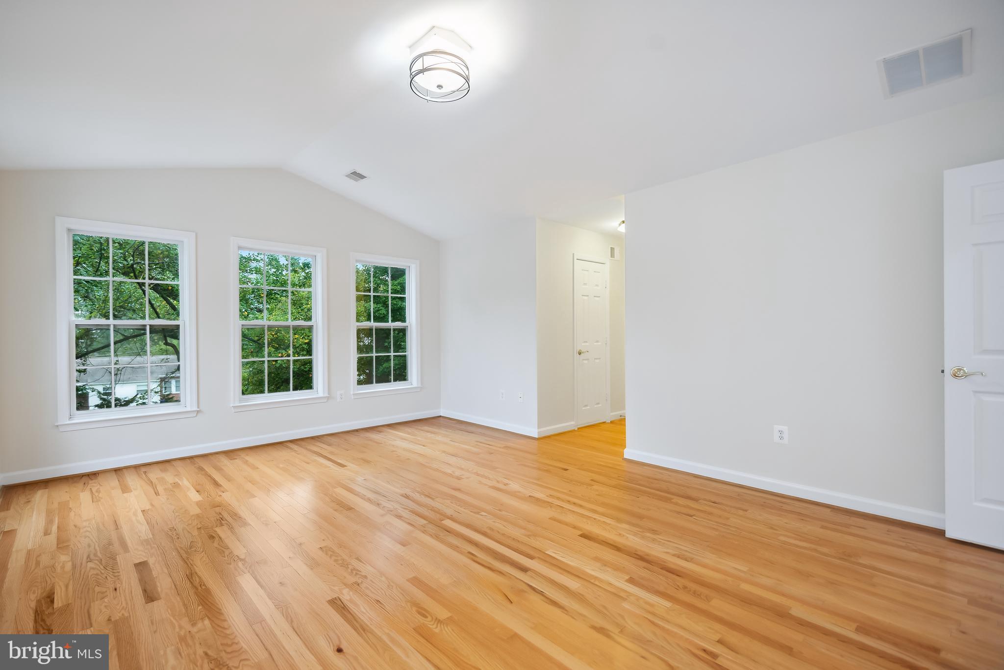 3303 Decatur Ave