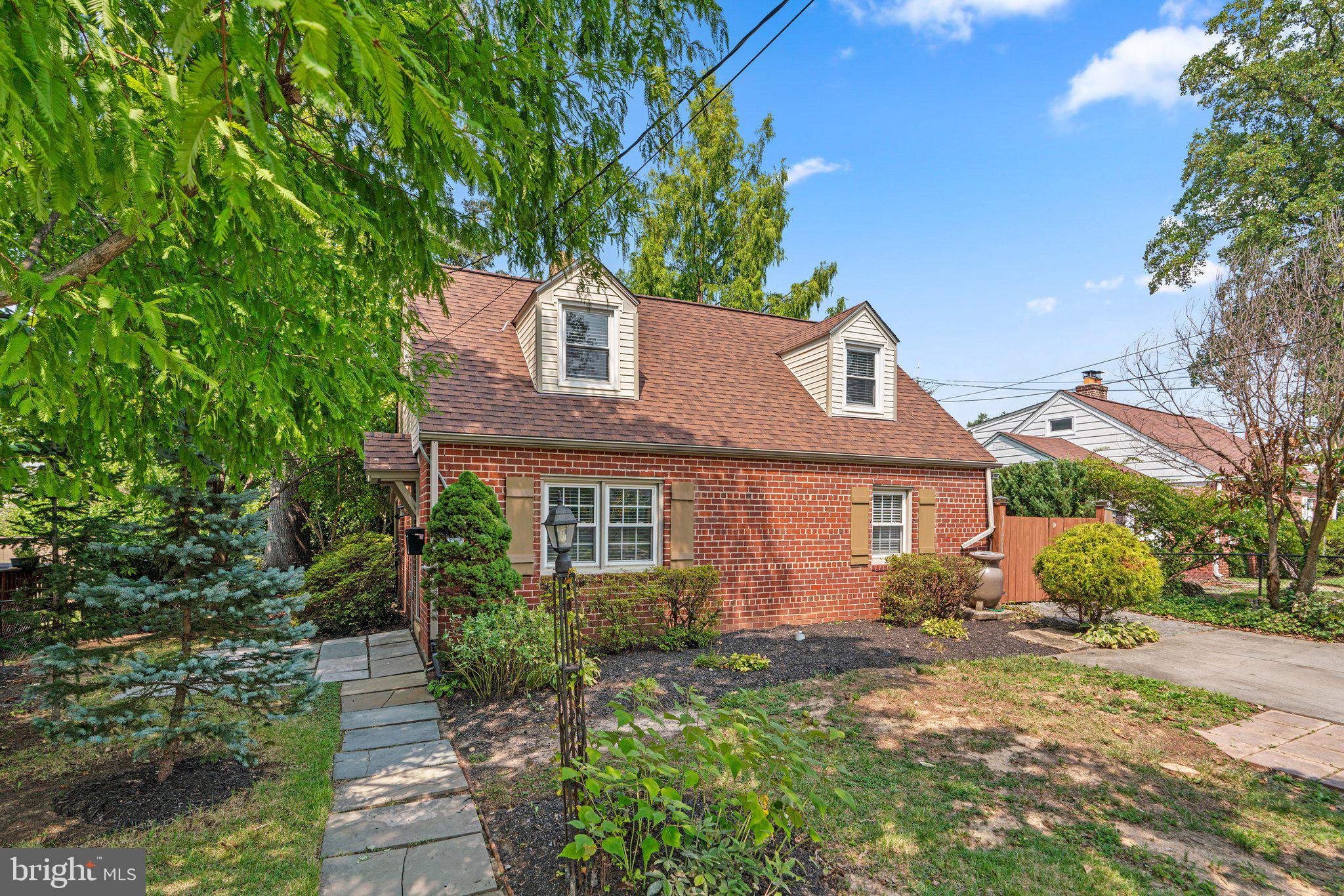 1605 Gridley Ln