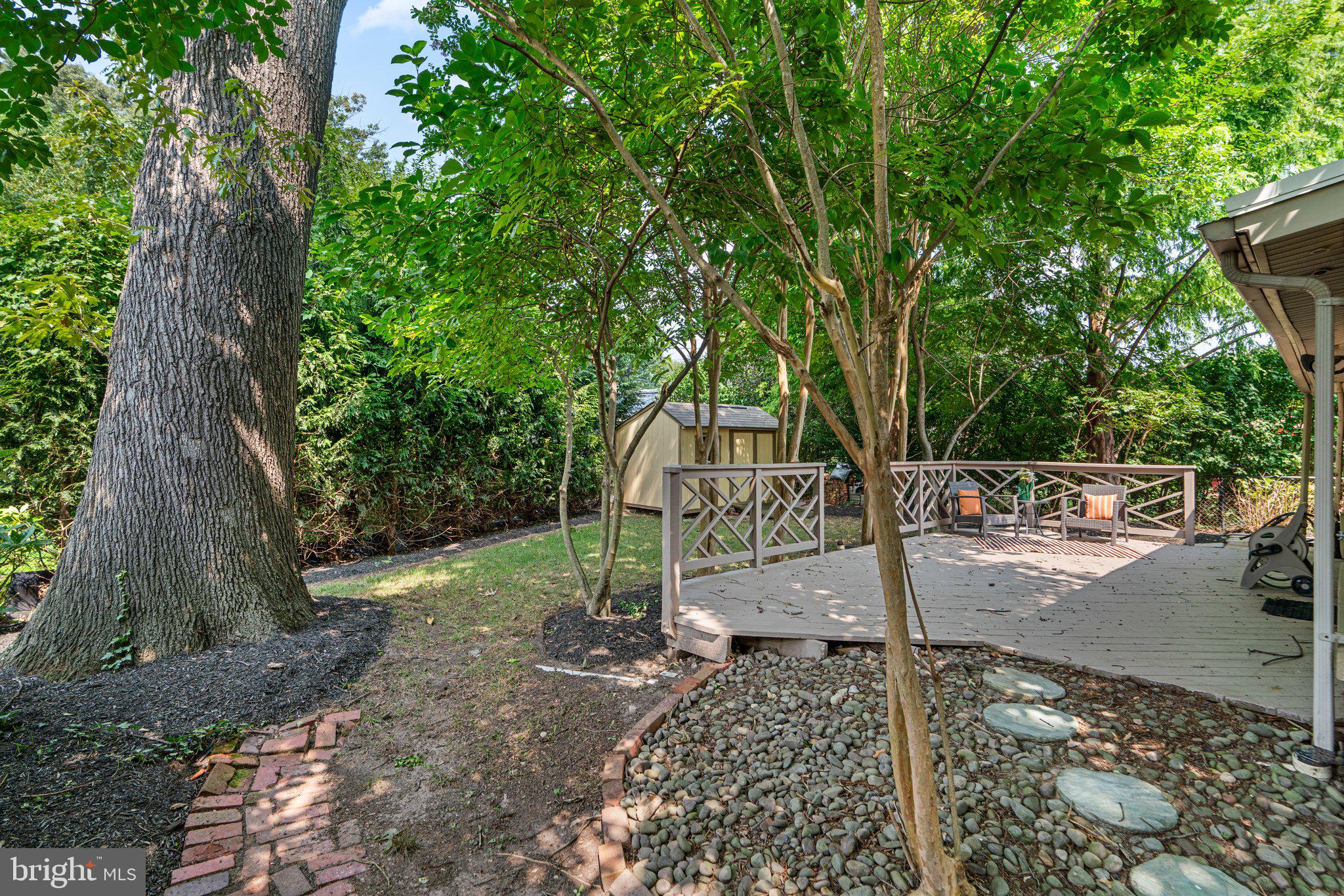 1605 Gridley Ln