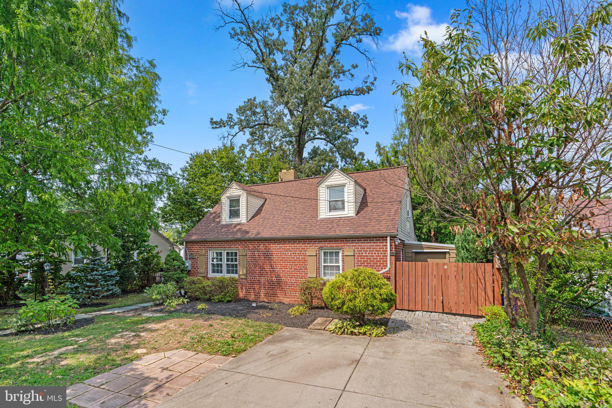1605 Gridley Ln