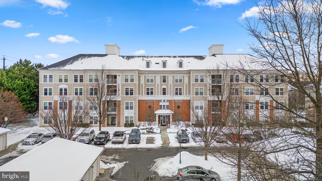 101 Watkins Pond Blvd #4-103
