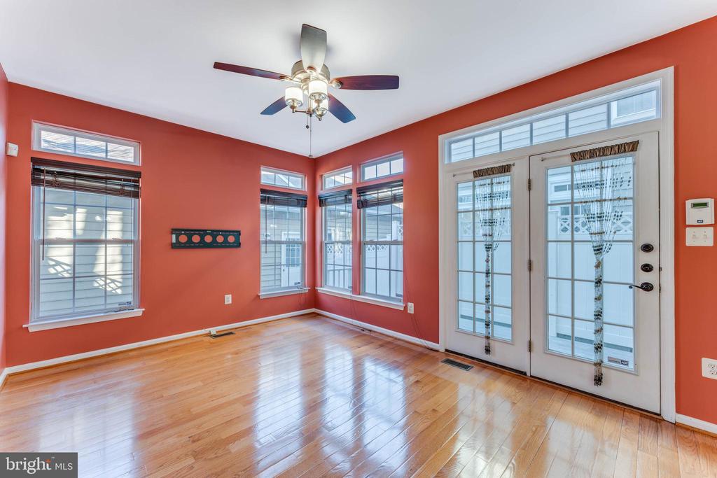 477 PHELPS ST
