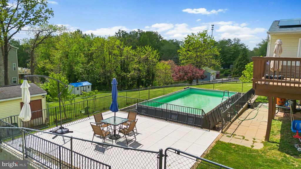 10100 Lewis Dr