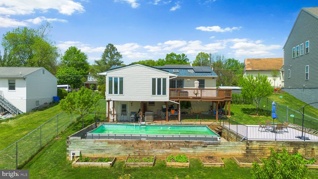 10100 Lewis Dr