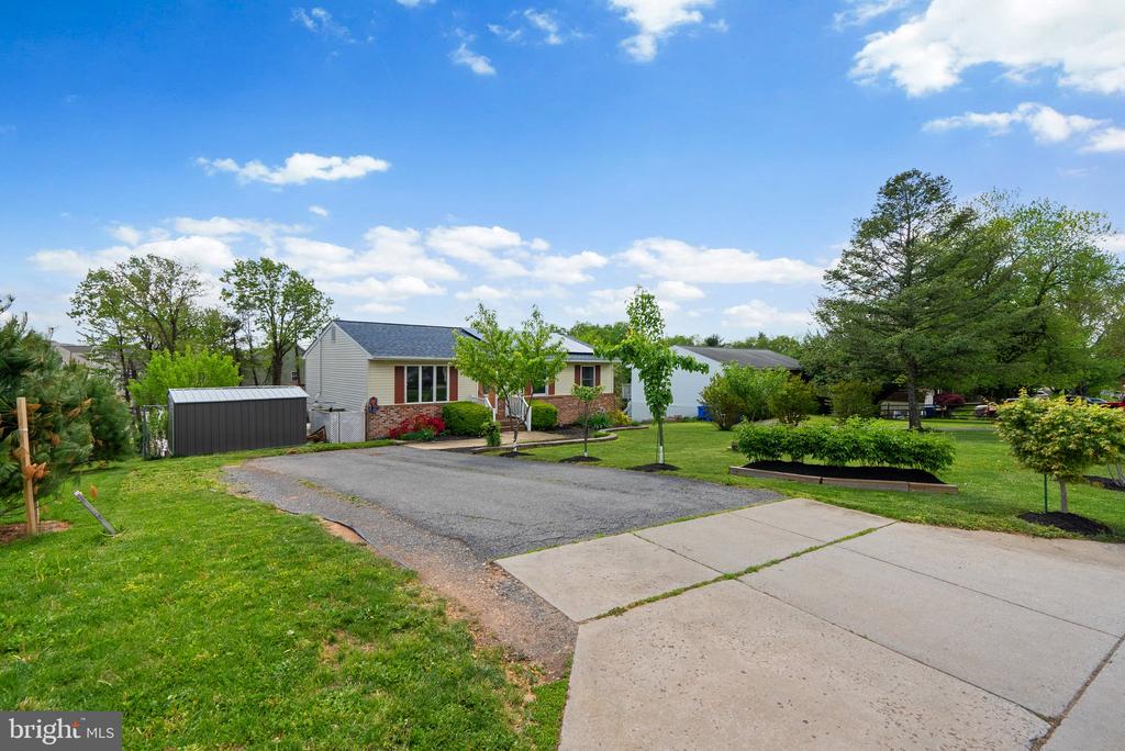 10100 Lewis Dr