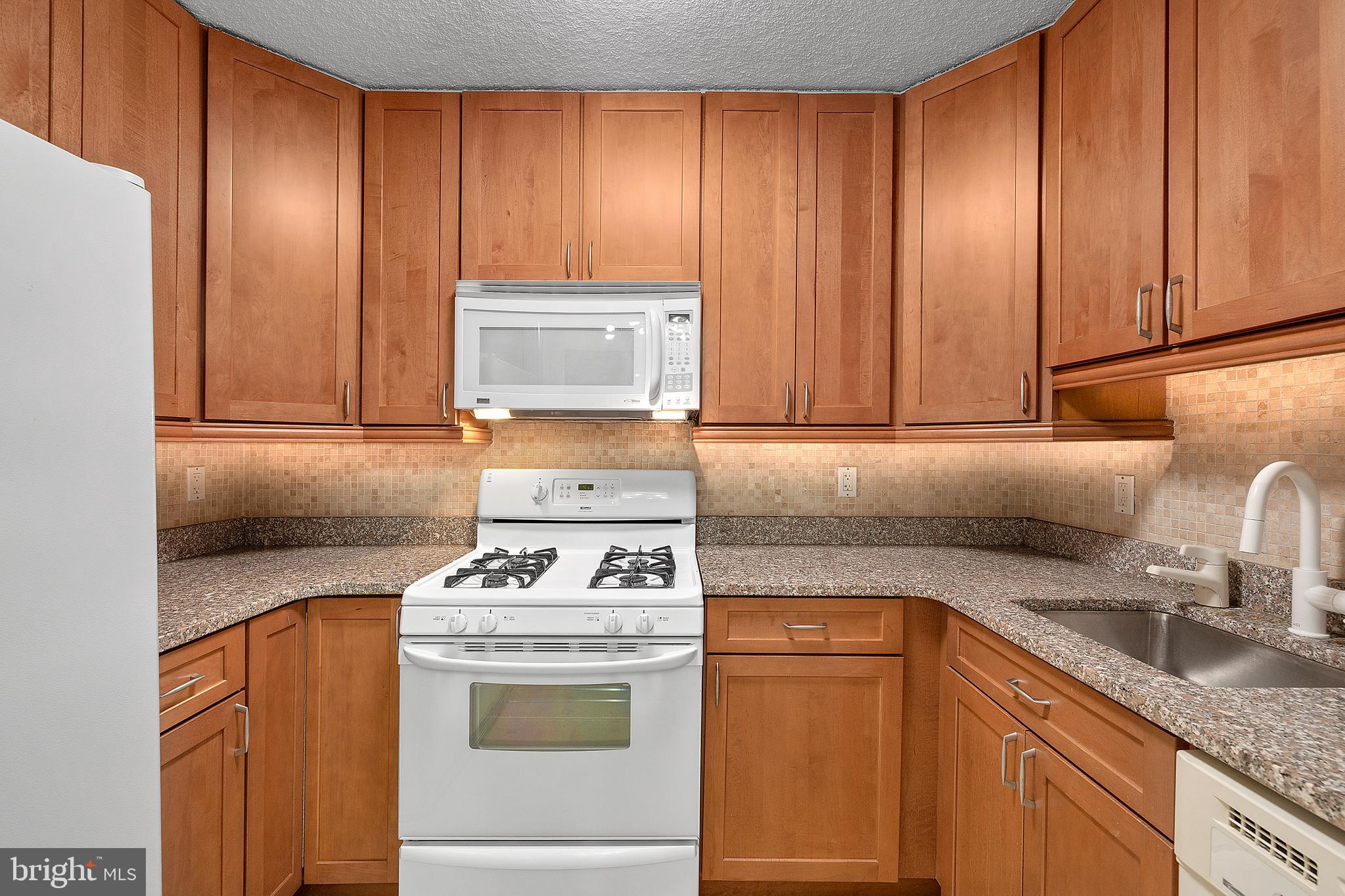 2100 WASHINGTON AVENUE 3-C