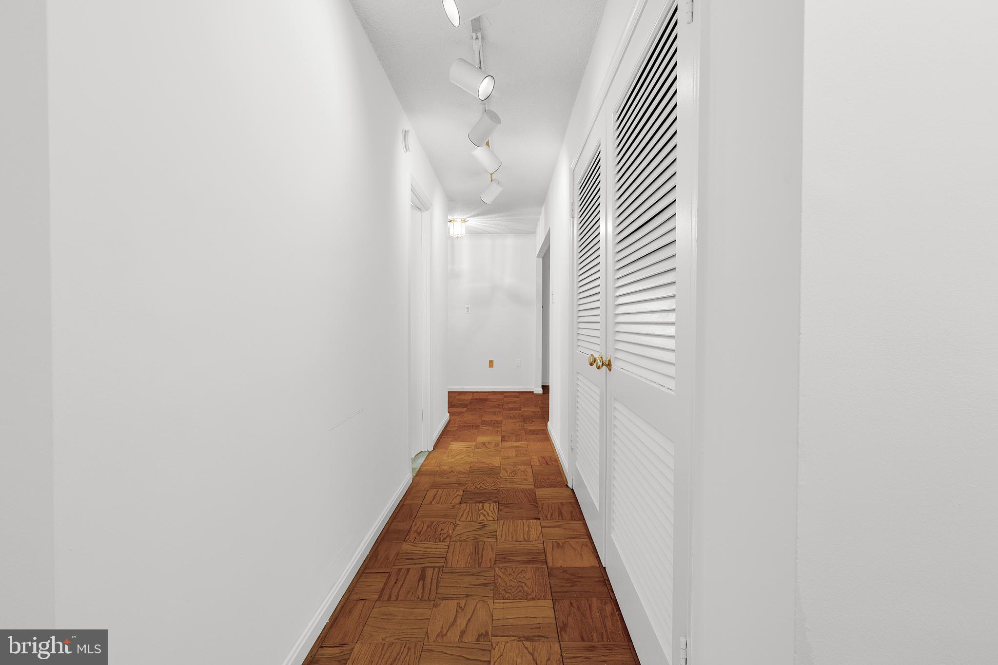 2100 WASHINGTON AVENUE 3-C