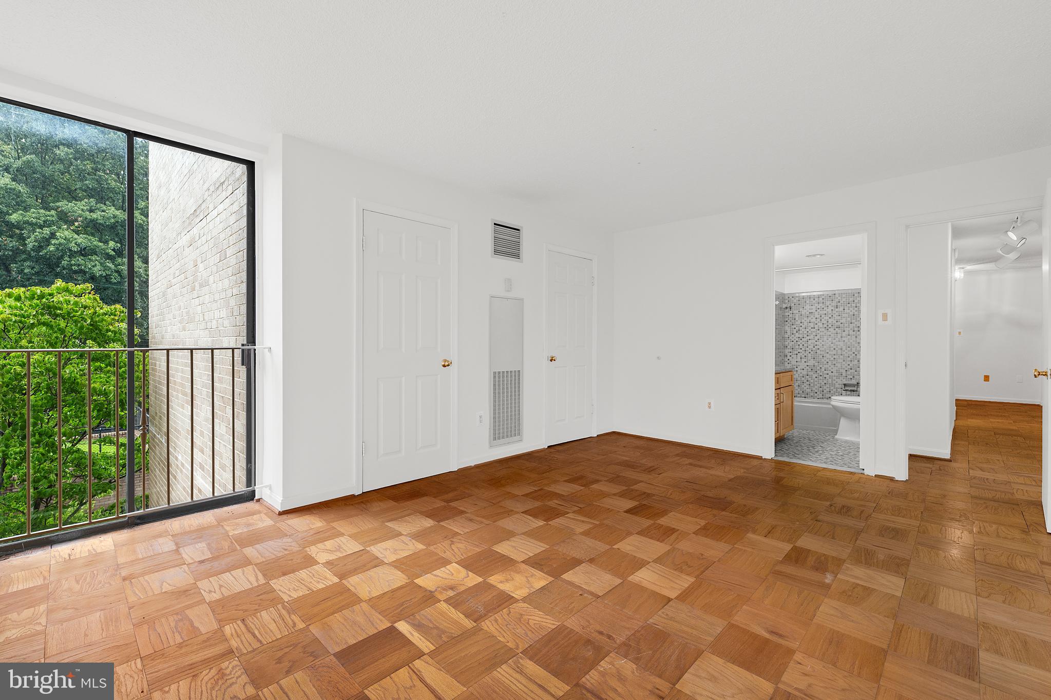 2100 WASHINGTON AVENUE 3-C