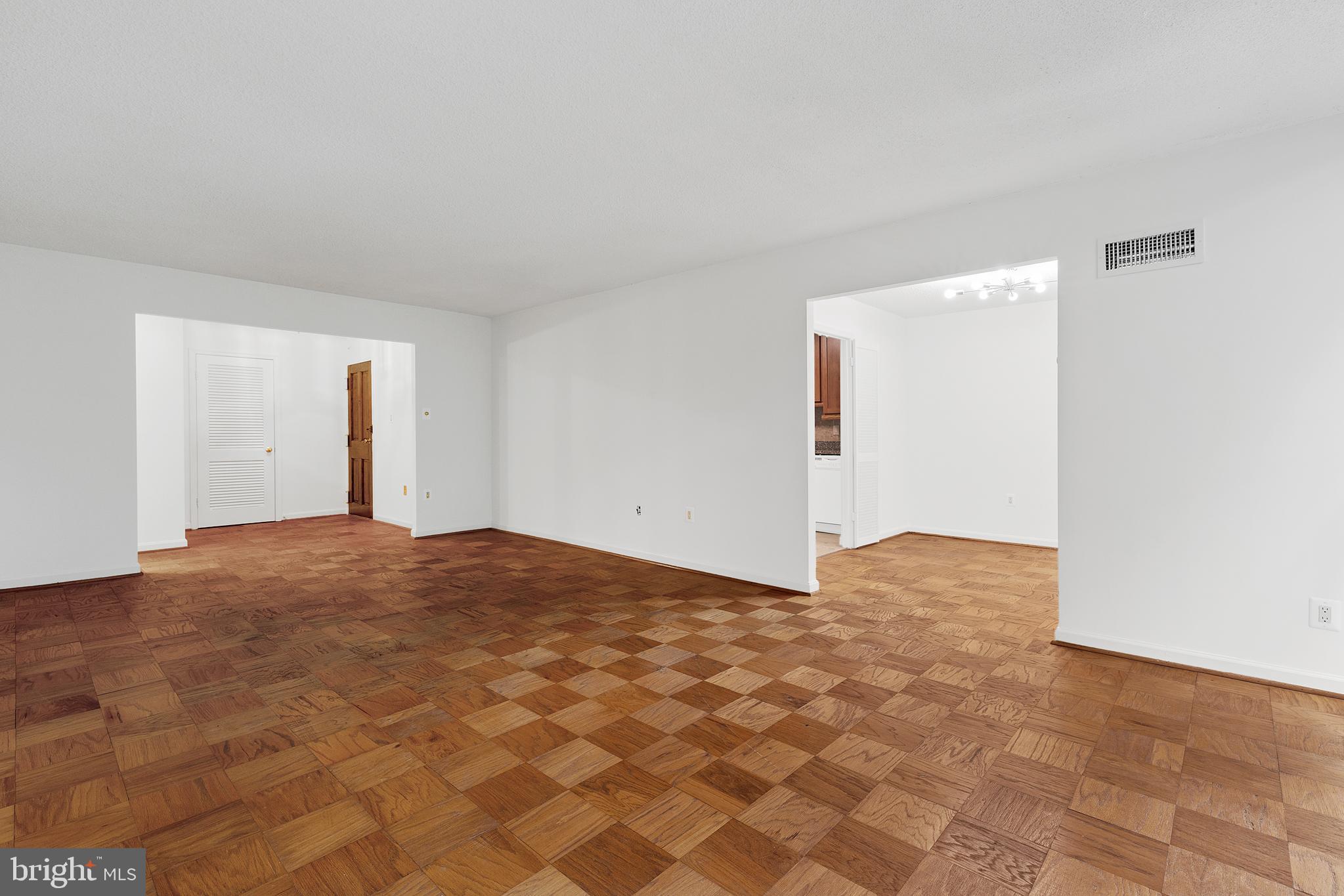 2100 WASHINGTON AVENUE 3-C