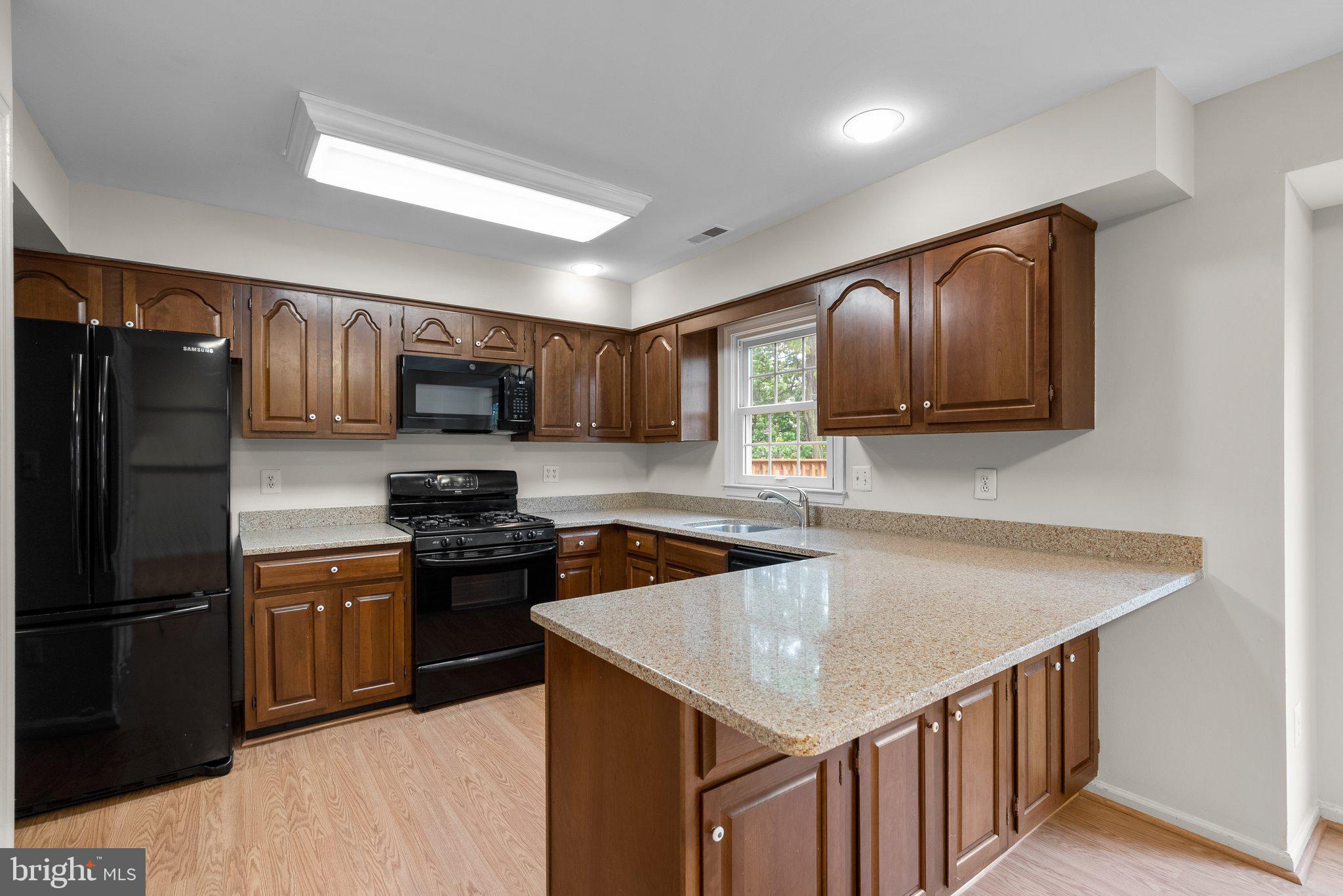 1 Cedarwood Ct
