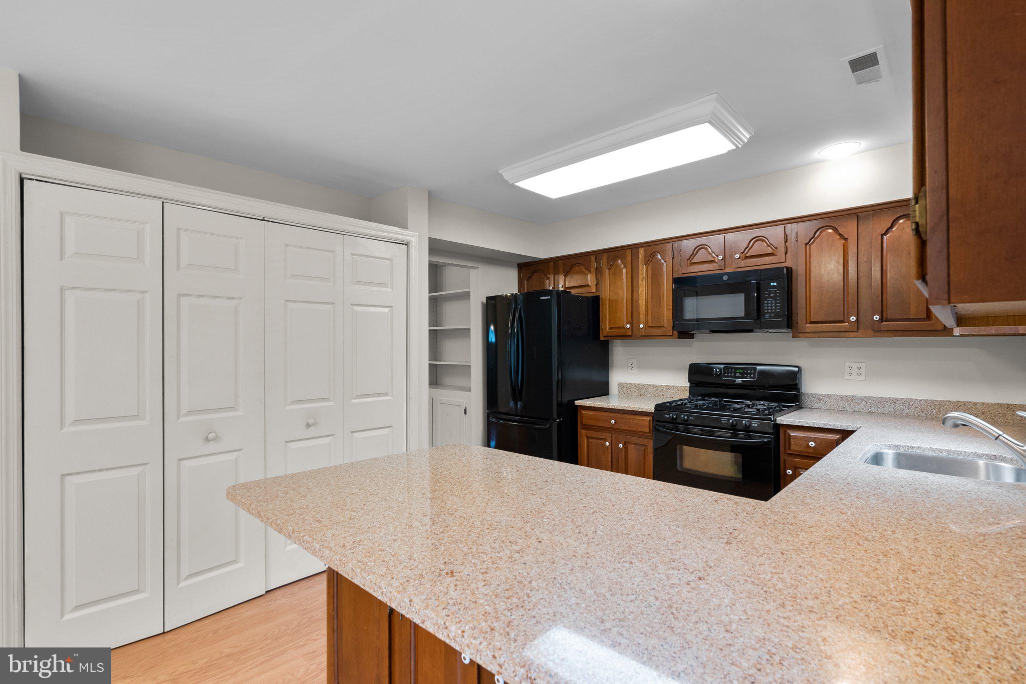 1 Cedarwood Ct