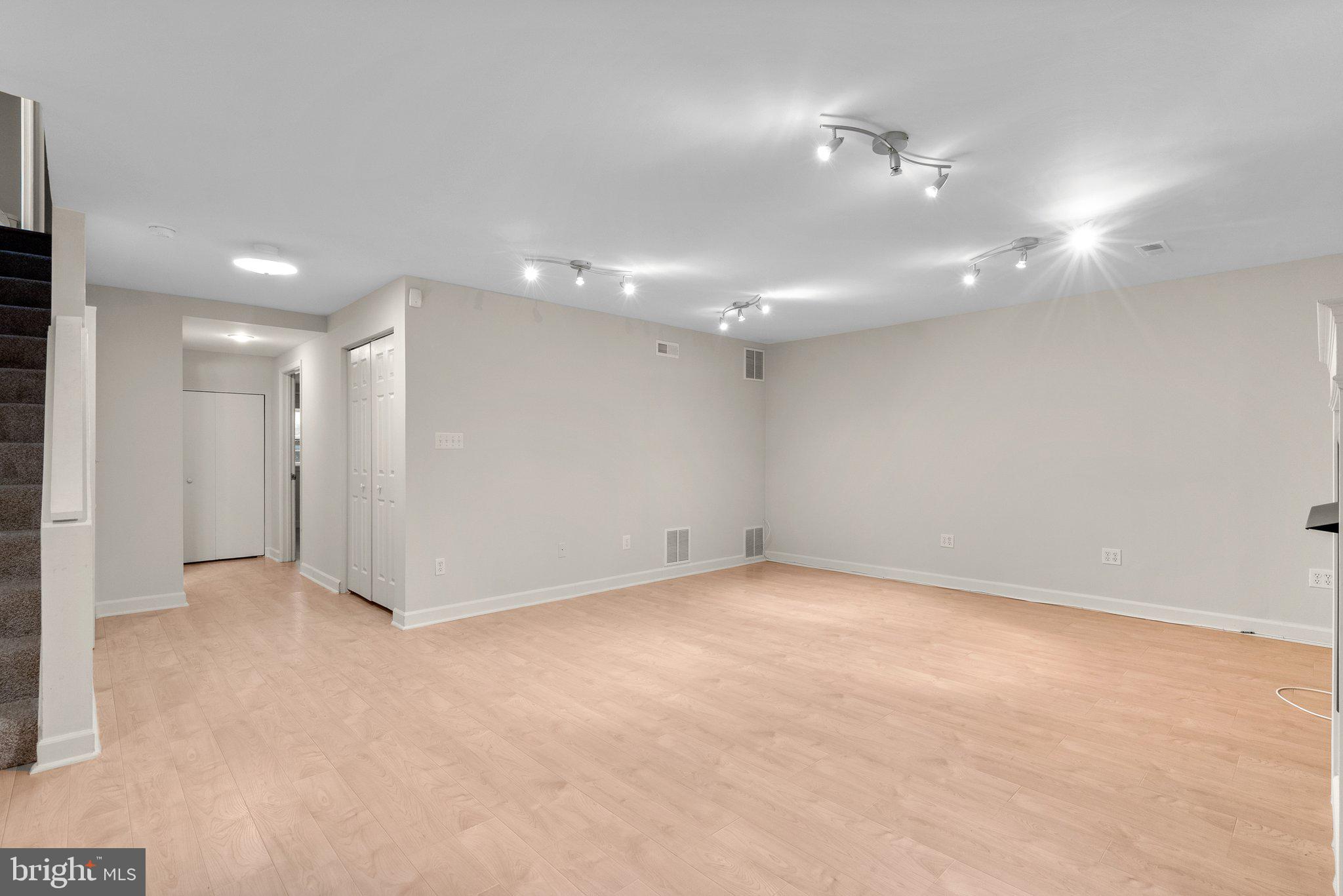 1 Cedarwood Ct