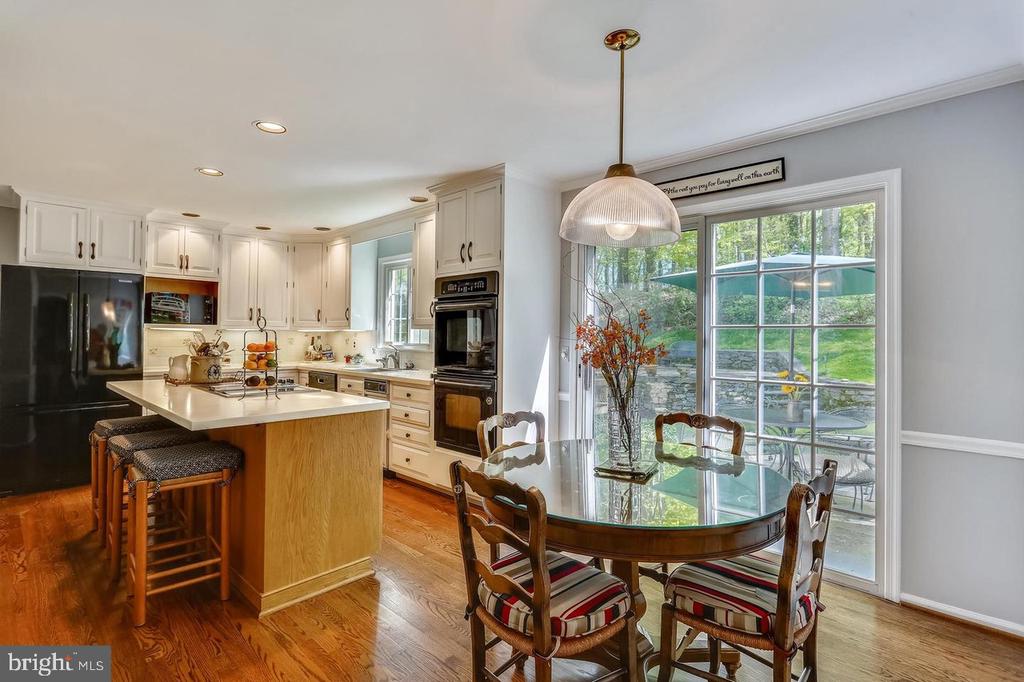10104 LOGAN DR