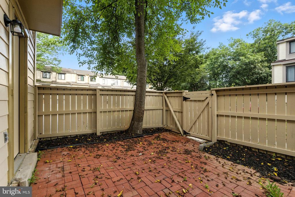 9389 CHADBURN PLACE