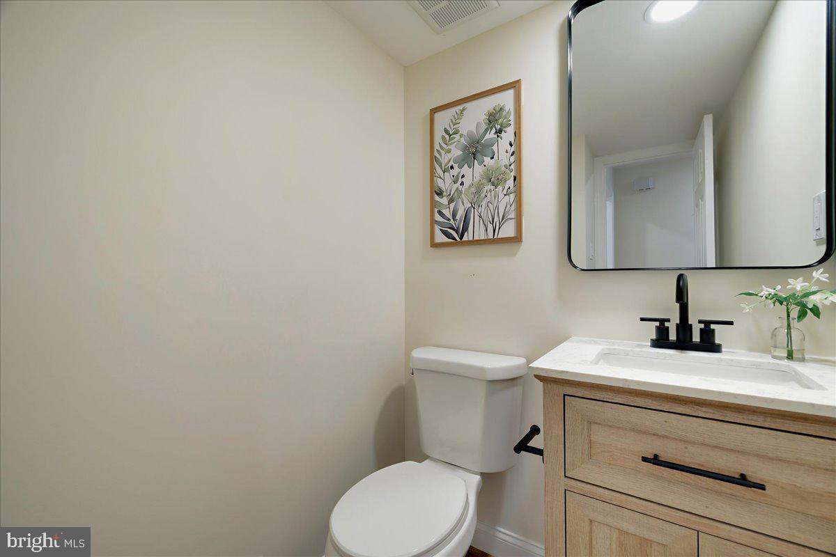 13517 MIDDLEVALE LANE