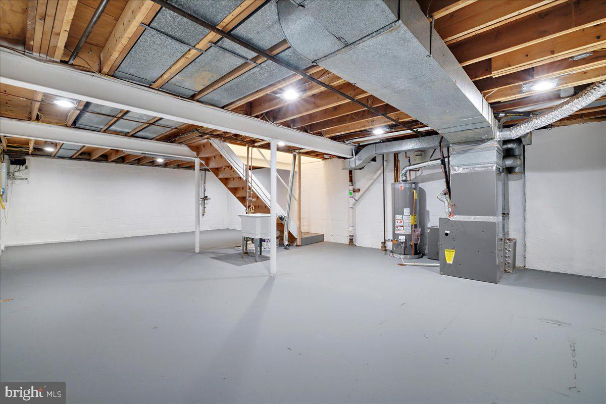 13517 MIDDLEVALE LANE