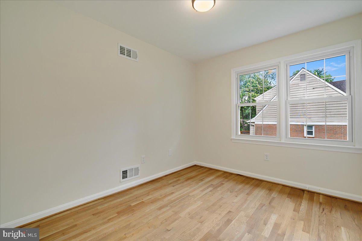 13517 MIDDLEVALE LANE