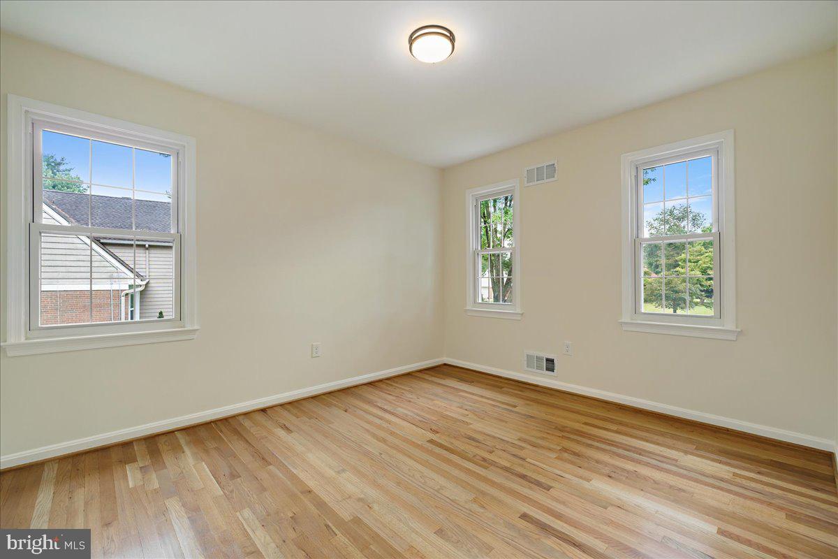 13517 MIDDLEVALE LANE