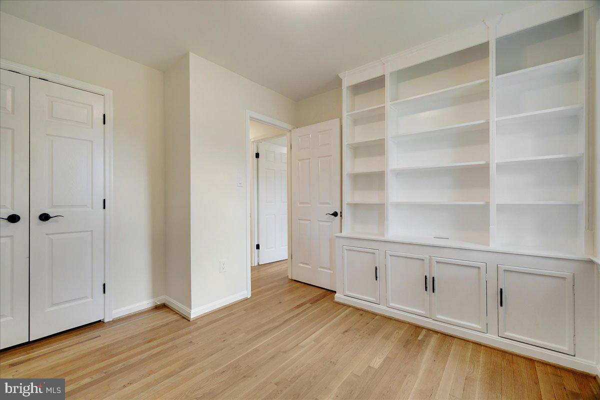 13517 MIDDLEVALE LANE