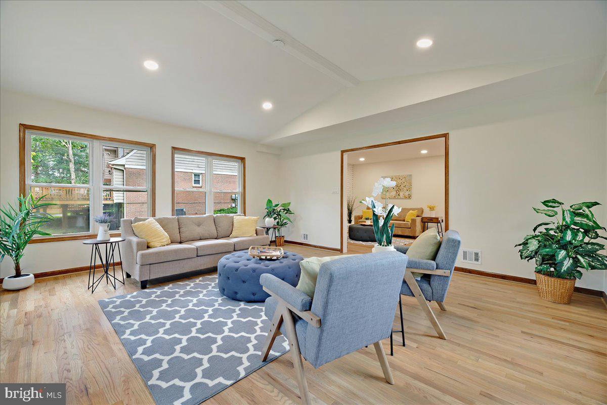 13517 MIDDLEVALE LANE