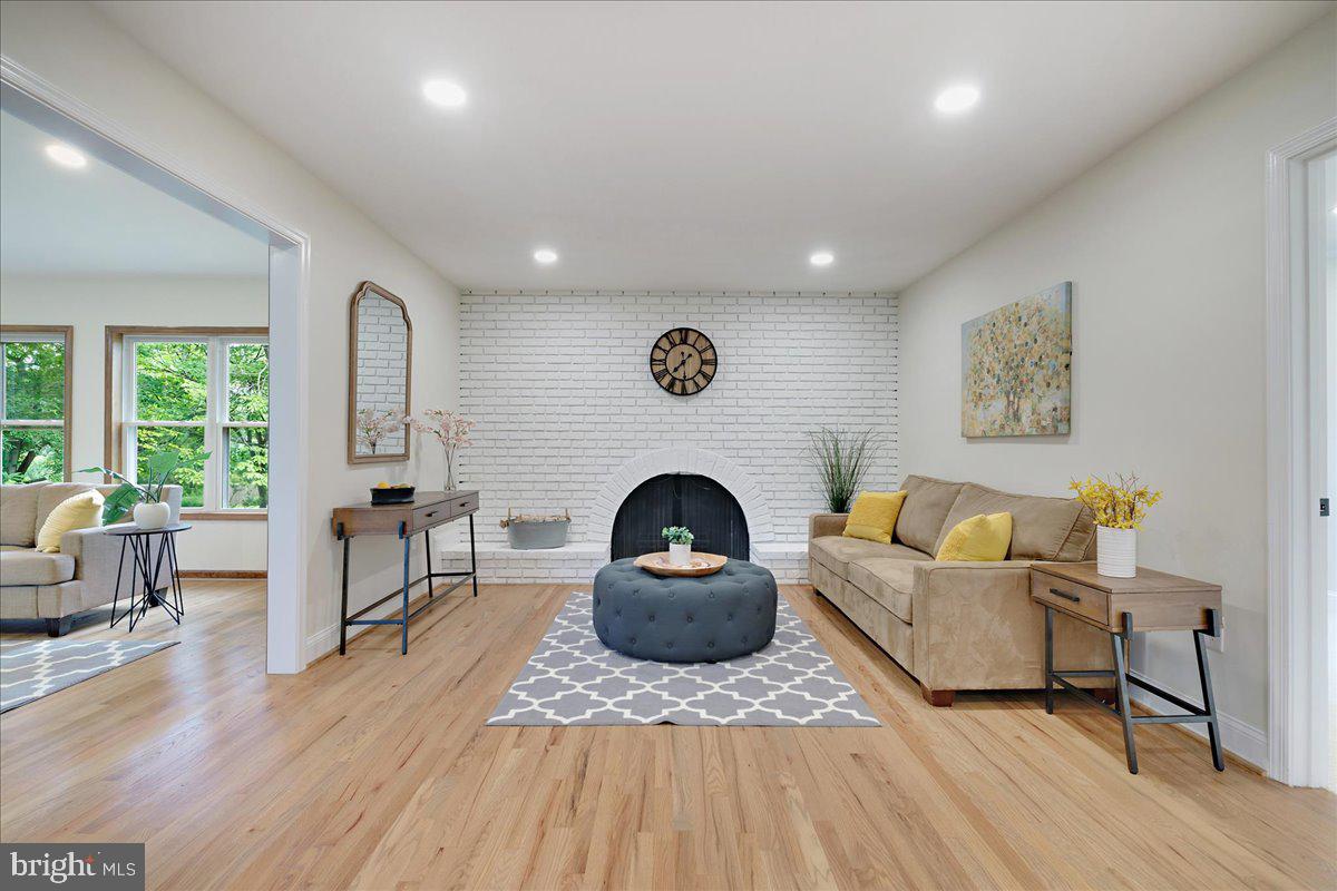 13517 MIDDLEVALE LANE