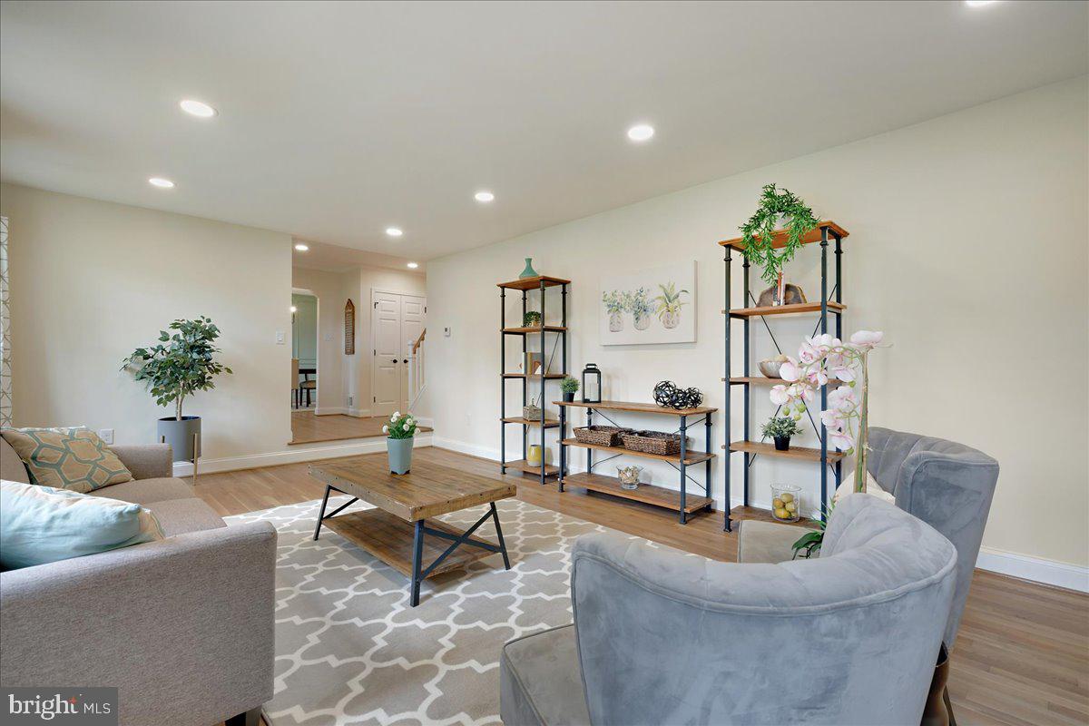 13517 MIDDLEVALE LANE