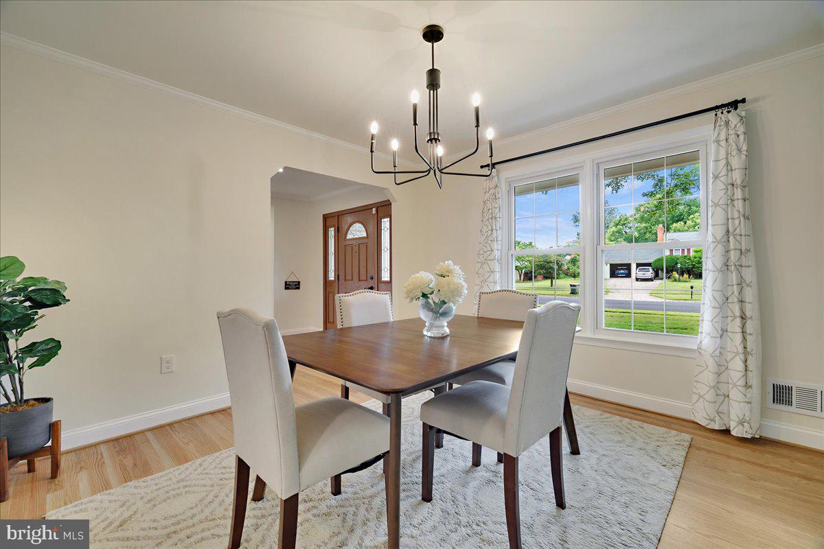 13517 MIDDLEVALE LANE