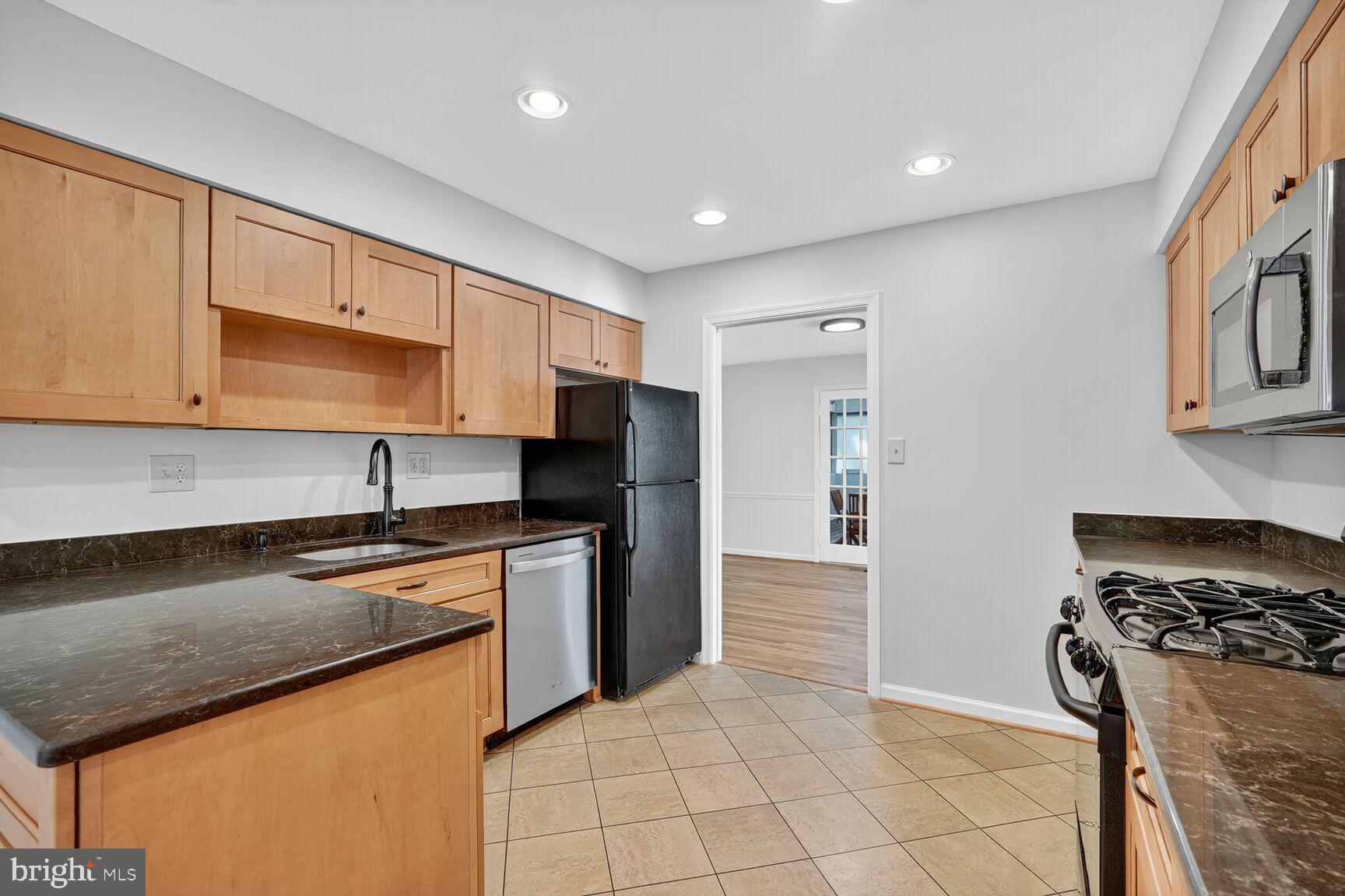 4916 SUNFLOWER DRIVE