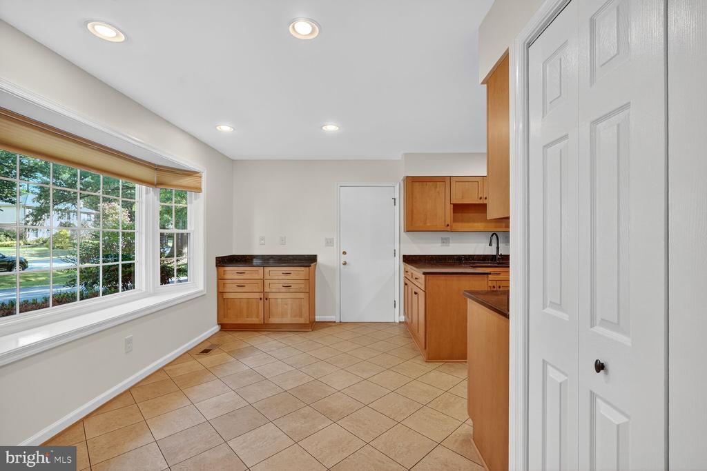 4916 SUNFLOWER DRIVE