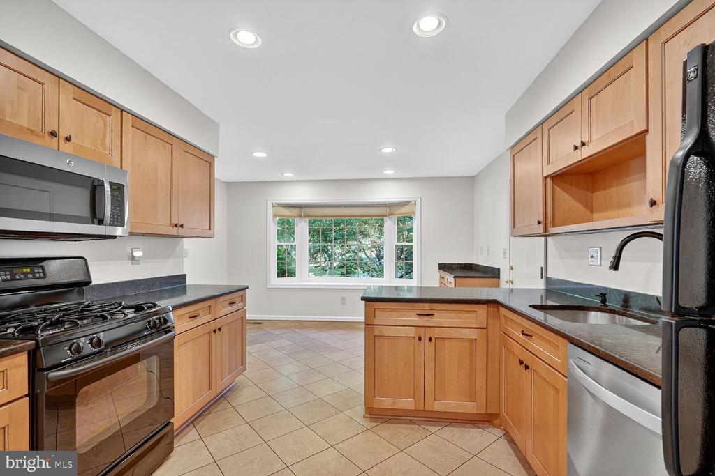 4916 SUNFLOWER DRIVE