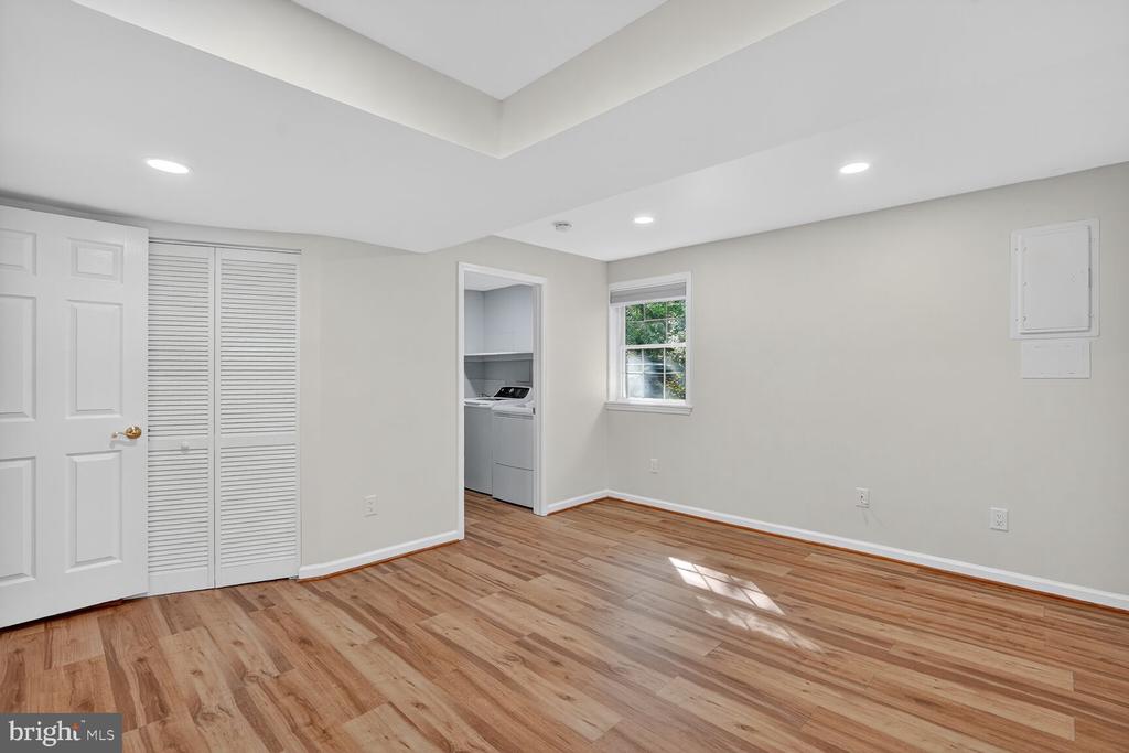 4916 SUNFLOWER DRIVE