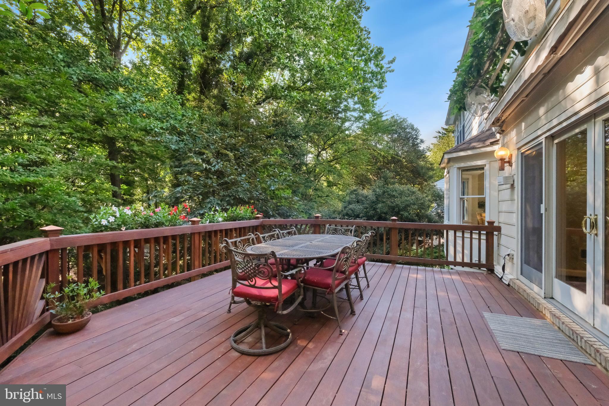 11004 ROUNDTABLE COURT