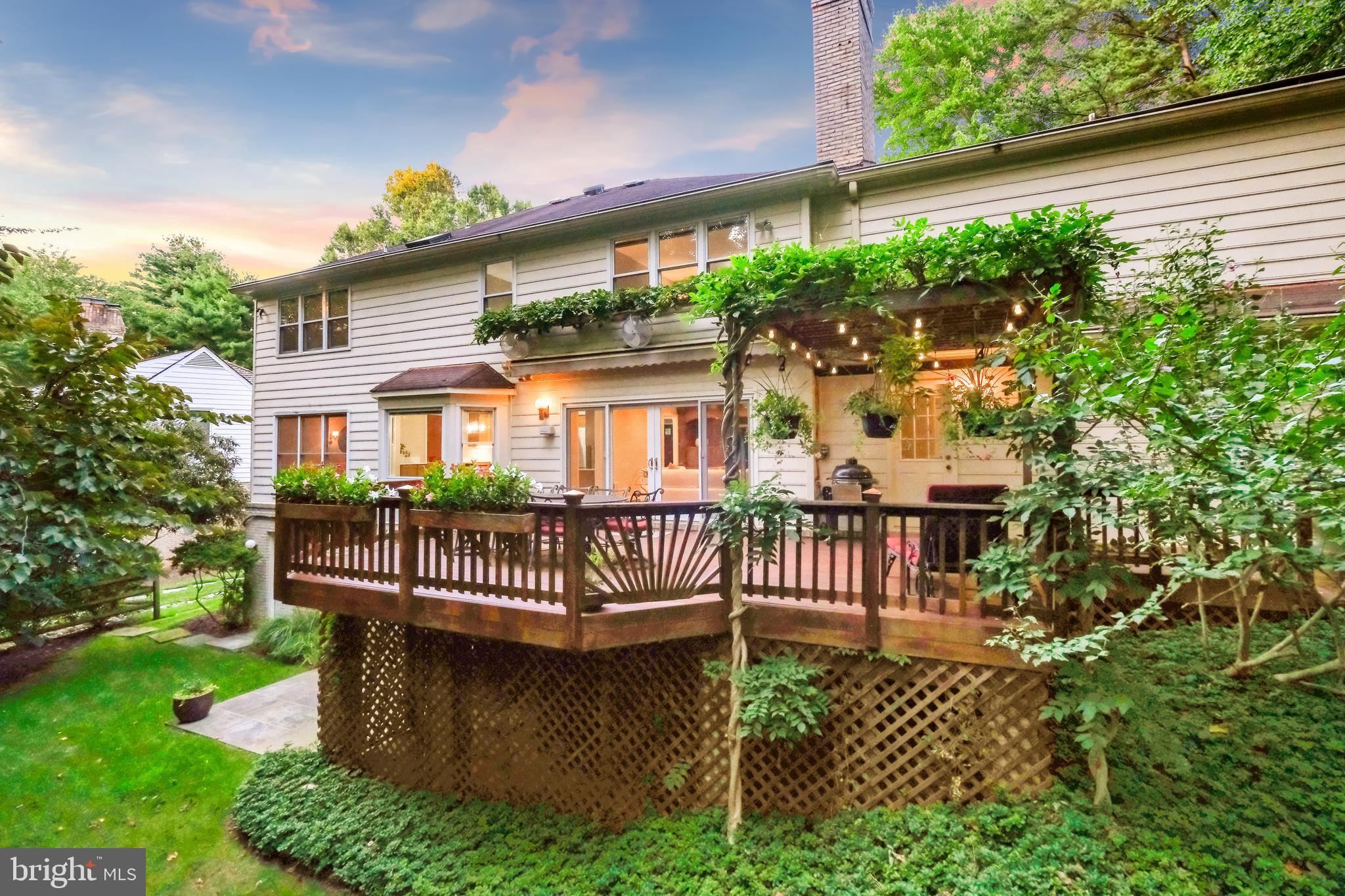 11004 ROUNDTABLE COURT